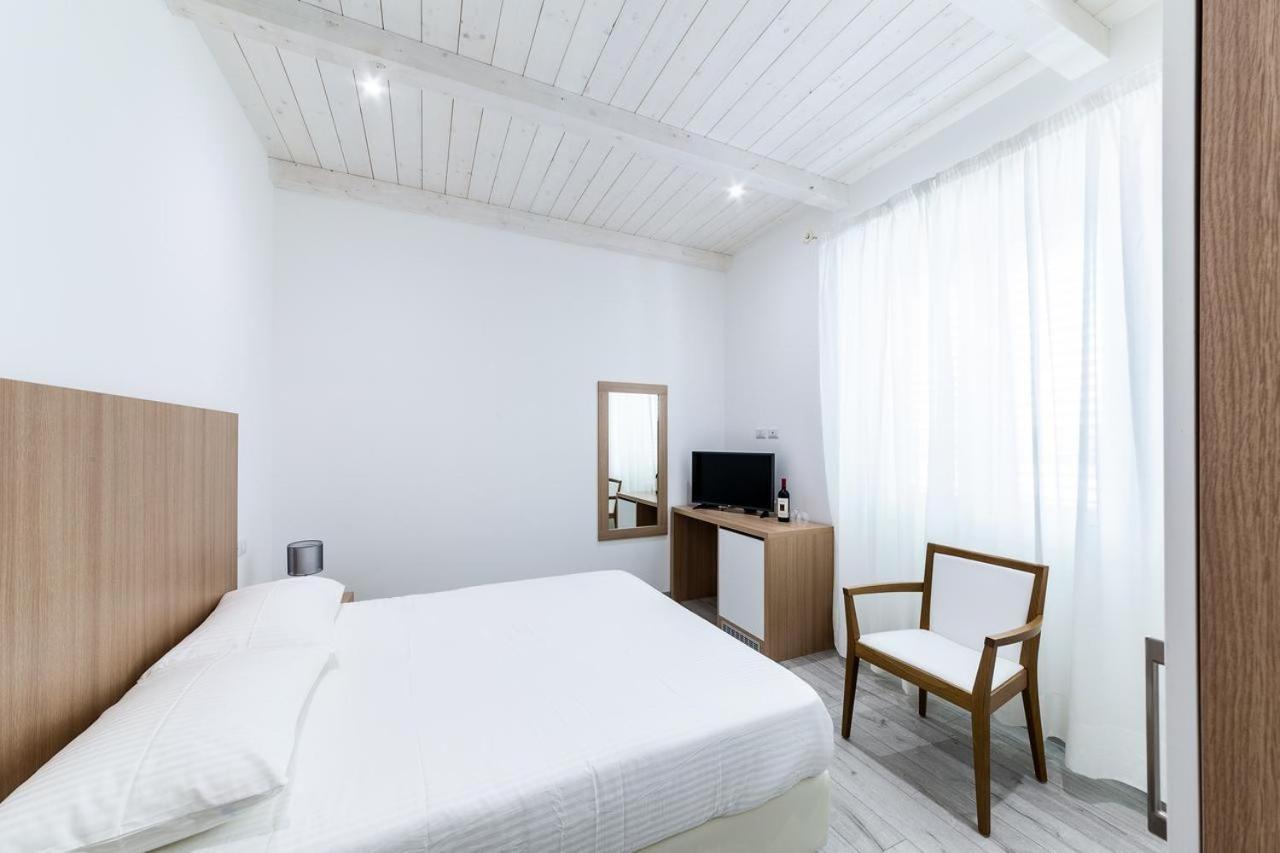 La Promenade Rooms & Suites Olbia Exteriör bild
