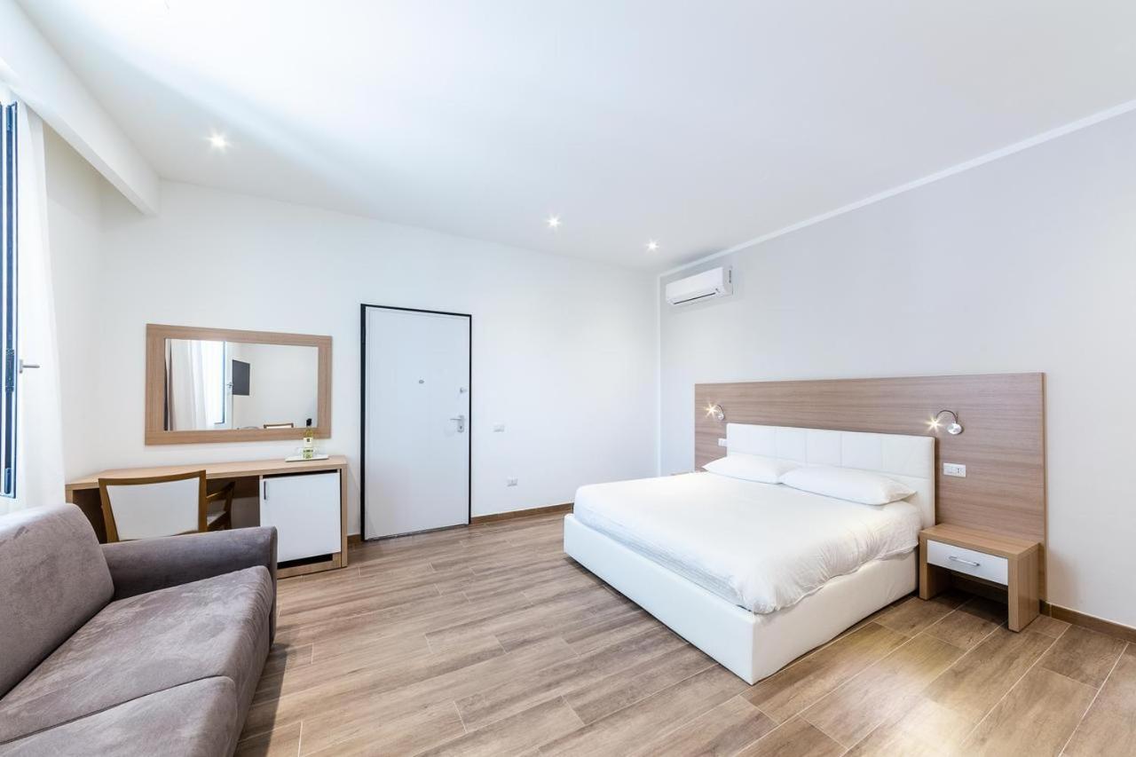 La Promenade Rooms & Suites Olbia Exteriör bild