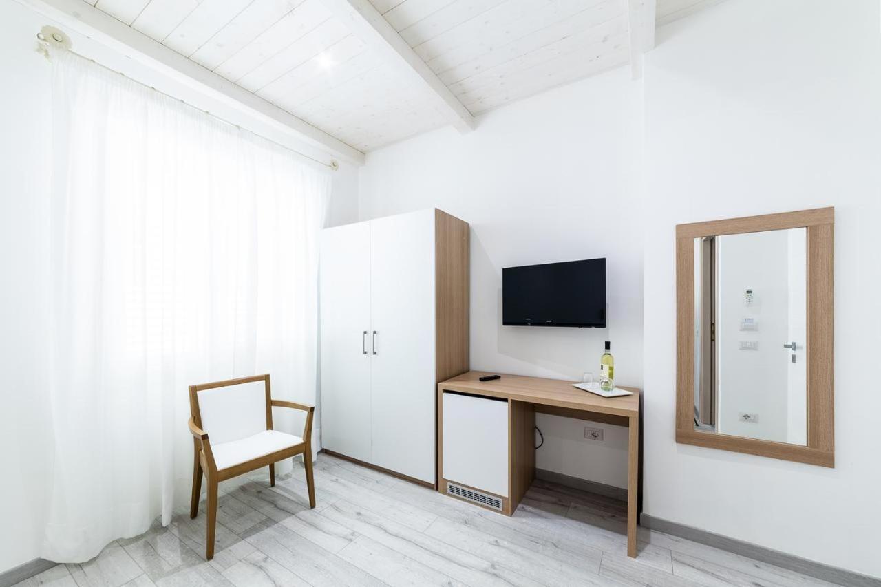 La Promenade Rooms & Suites Olbia Exteriör bild